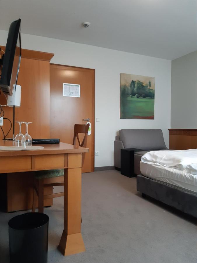 Parkhotel Schmid Adelsried Eksteriør bilde