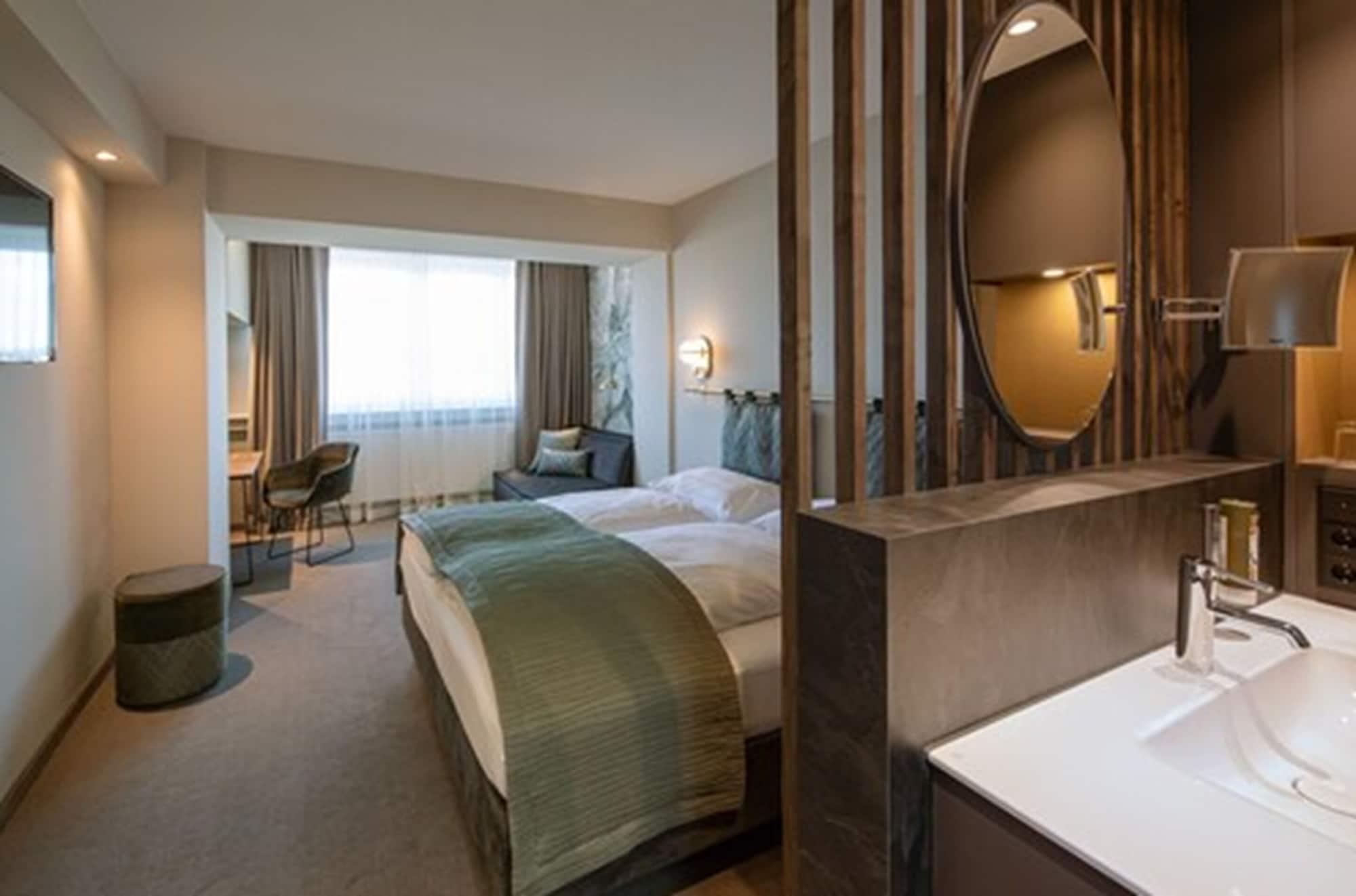 Parkhotel Schmid Adelsried Eksteriør bilde