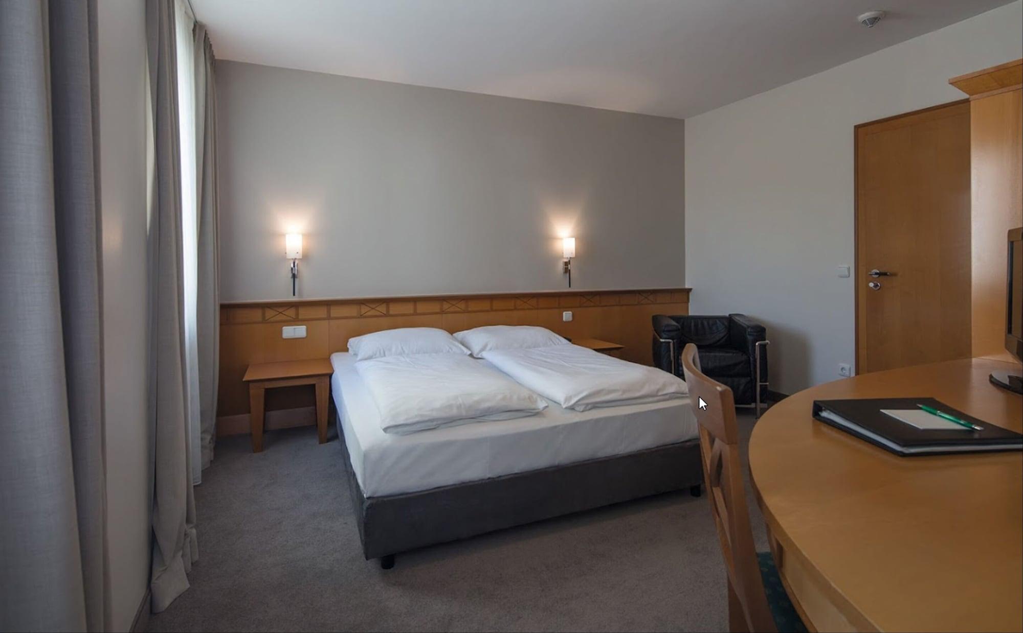 Parkhotel Schmid Adelsried Eksteriør bilde
