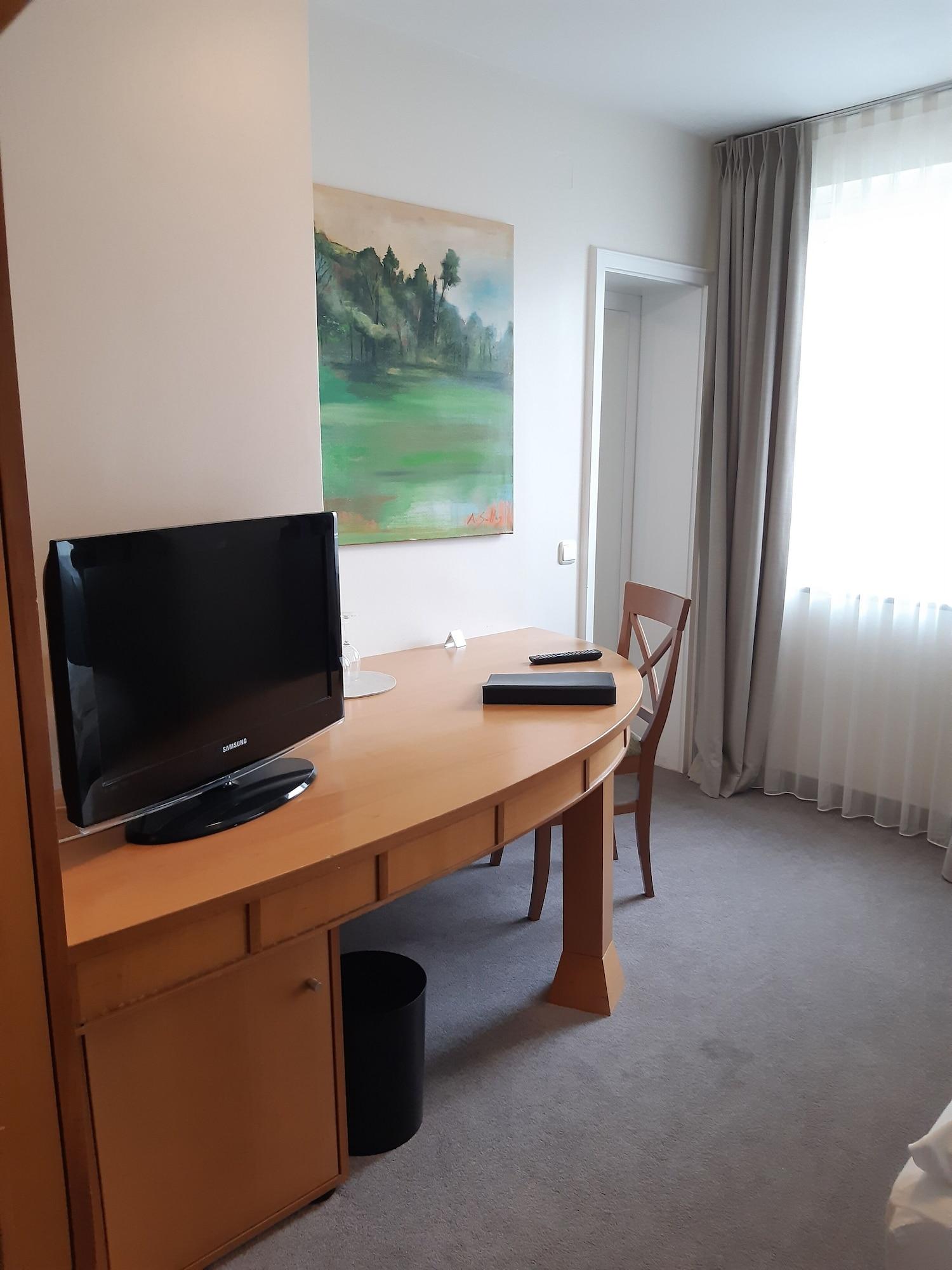 Parkhotel Schmid Adelsried Eksteriør bilde