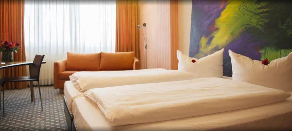 Parkhotel Schmid Adelsried Eksteriør bilde